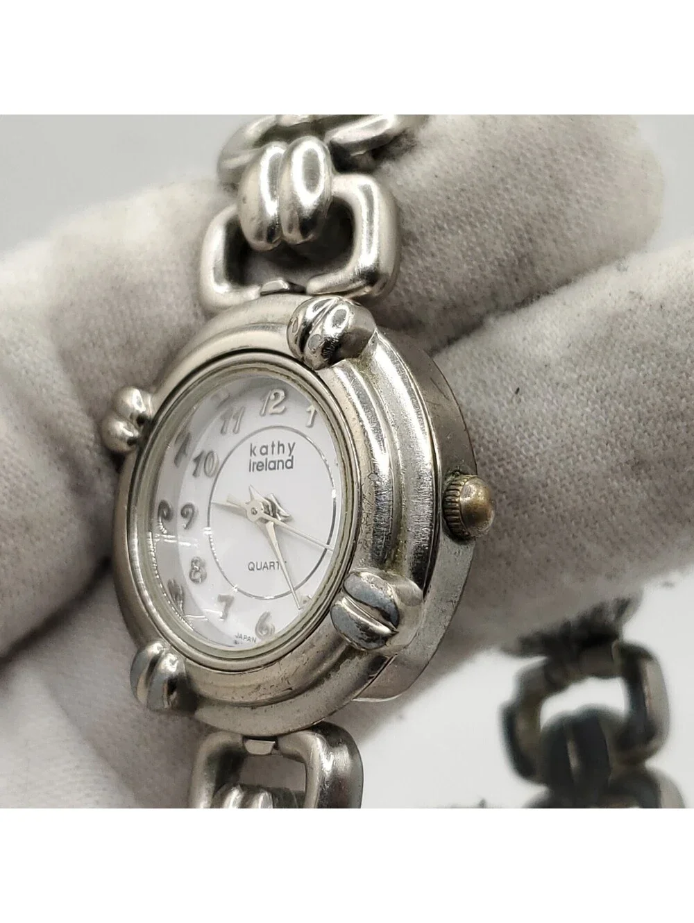 Kathy Ireland Womens Watch 25mm Silver Tone White Dial New Battery